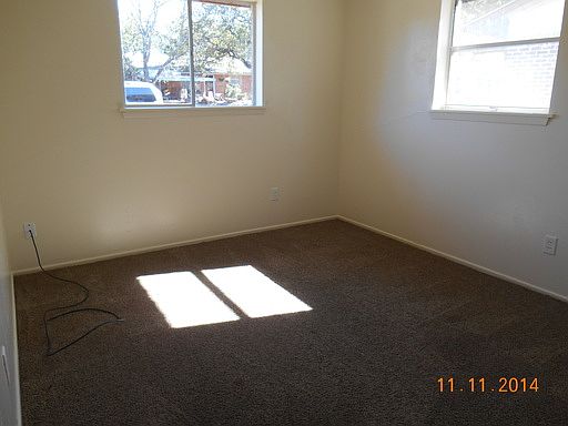 5th image of 504 SE 26th Ave