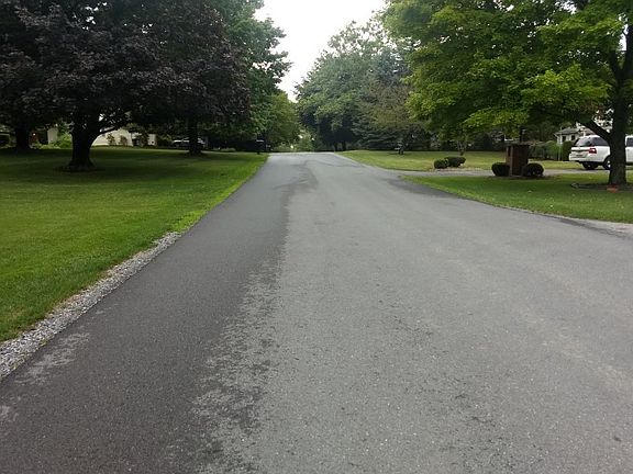 4th image of 1201 Meadow Ln