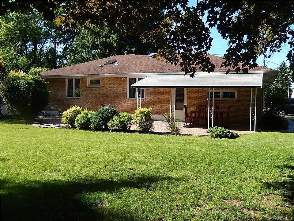 2nd image of 5460 Clinton St