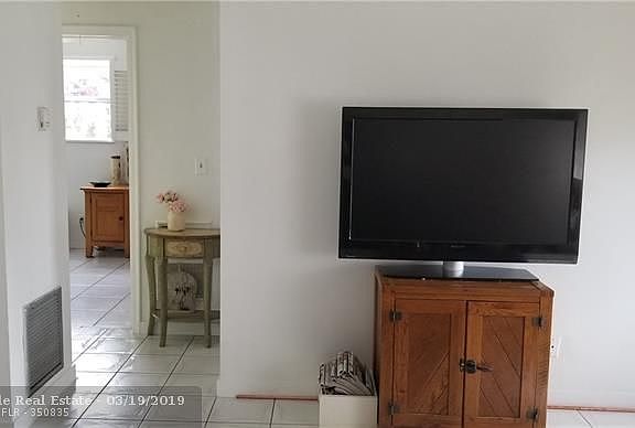 5th image of 1702 SW 70th Ave