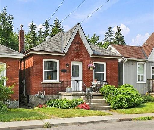 4th image of 58 Edinburgh Ave