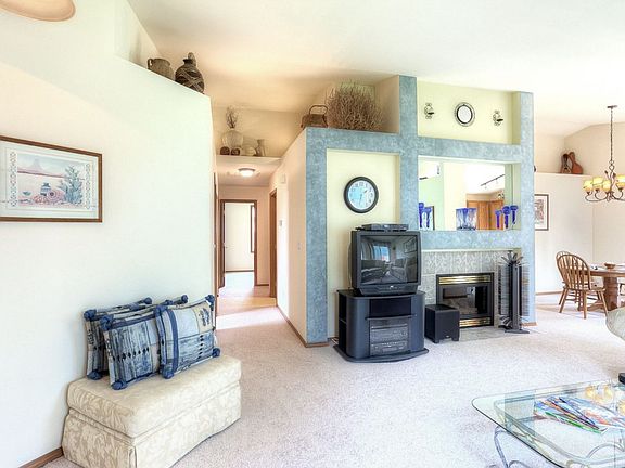 4th image of 19604 71st Avenue Ct E