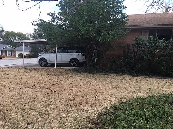 3rd image of 2601 Skyline Dr