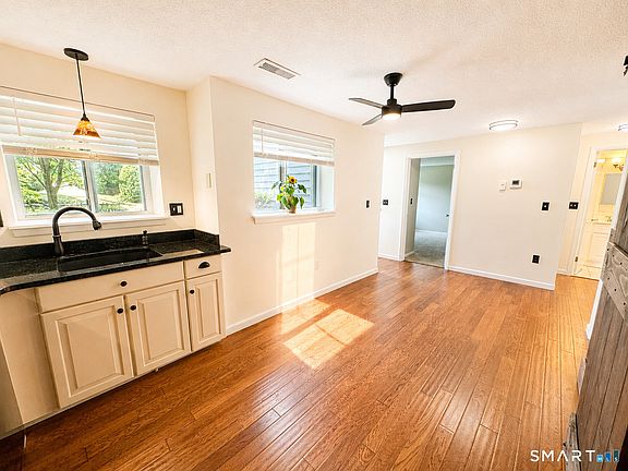 5th image of 74 Hollister Way South #74