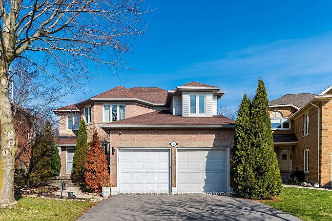 1st image of 33 Strathroy Cres