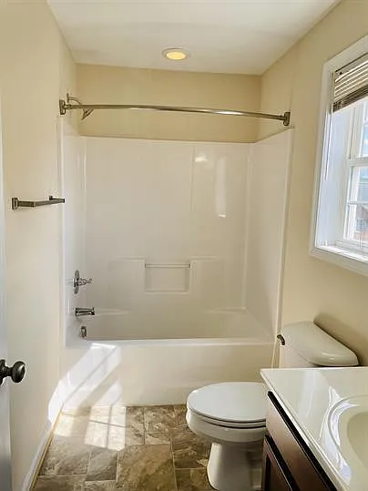 301 Rotunda St — Photo 13