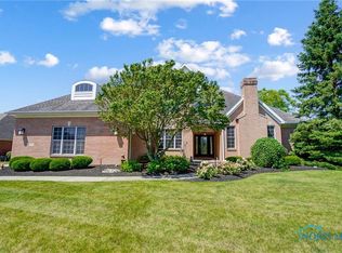 660 Meadowview Dr, Findlay, OH 45840