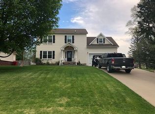 302 Highland Ave, Milford, MI 48381