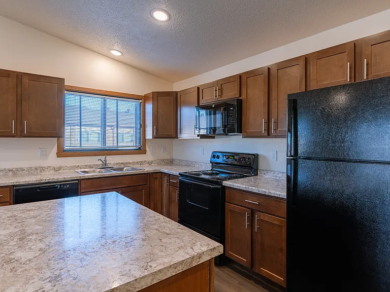 Fargo, ND Westwood Apartments | Kitchen