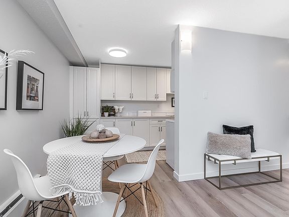 4th image of 15020 N Bluff Rd #110