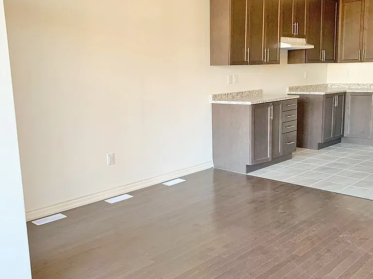 15 Arrowview Dr — Photo 5