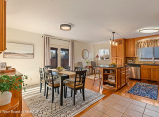 3040 Mountain View Ln, Jackson, WY 83001