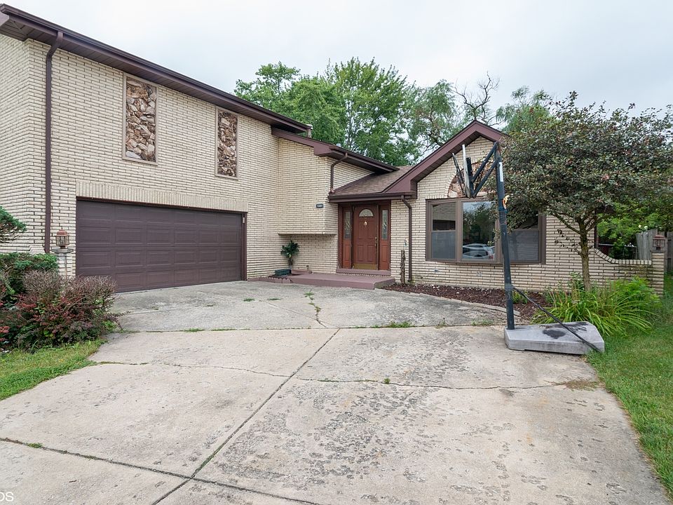 1st image of 15606 Sierra Dr