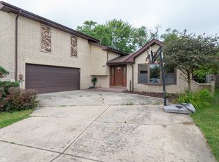 15606 Sierra Dr, Oak Forest, IL