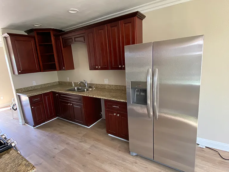 1030 E M St — Photo 11