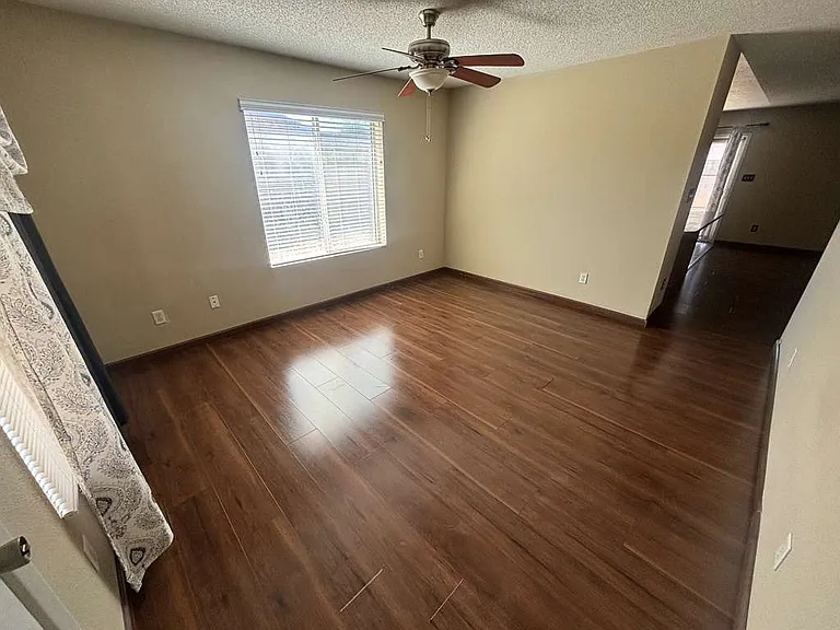 730 W Patricia St — Photo 2