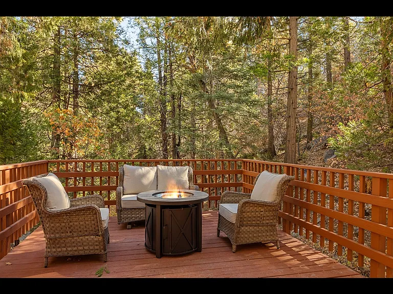 459 Clubhouse Dr — Photo 5