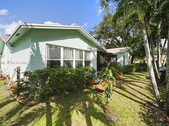 3rd image of 10308 Greenbriar Ct