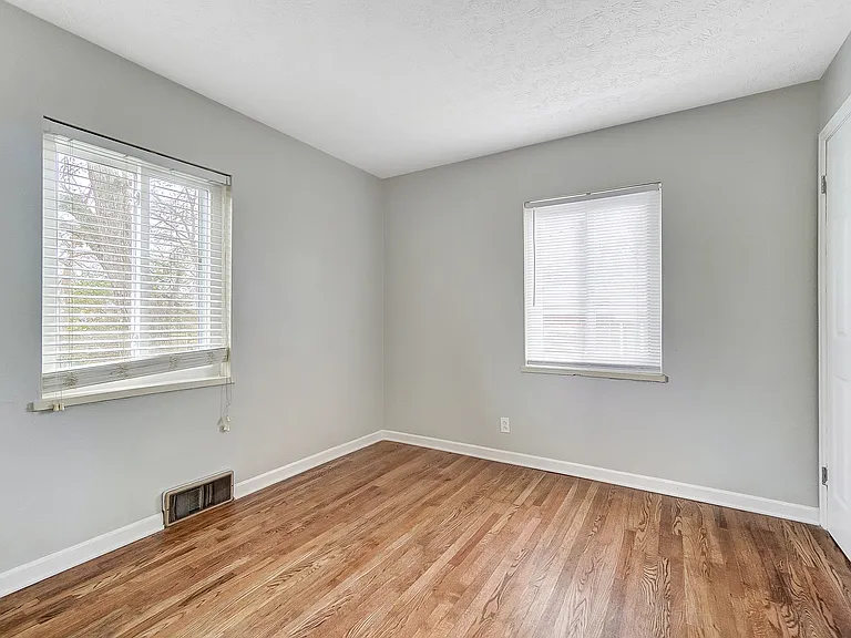 4016 Maricarr Dr — Photo 32