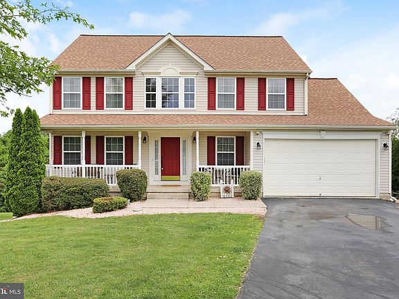 3rd image of 40 Devereaux Terrace Ct