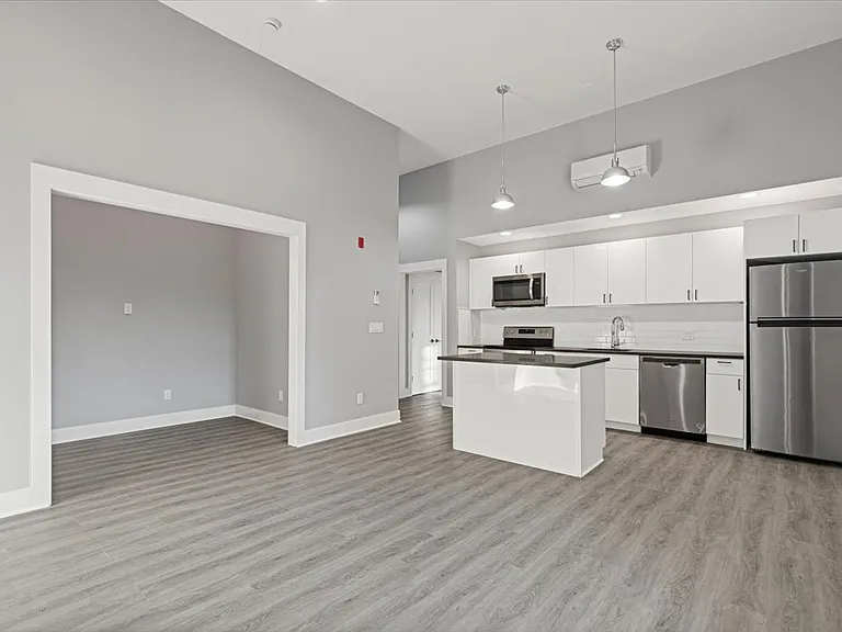 47 Beekman Ave #34 — Photo 6
