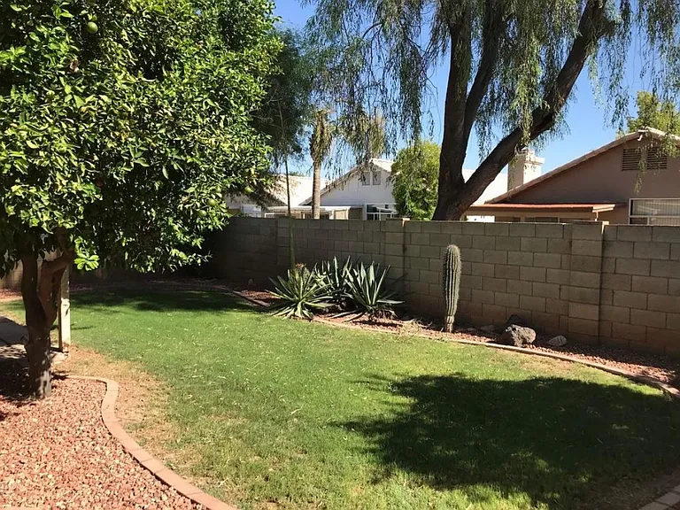 149 W Gary Way — Photo 2