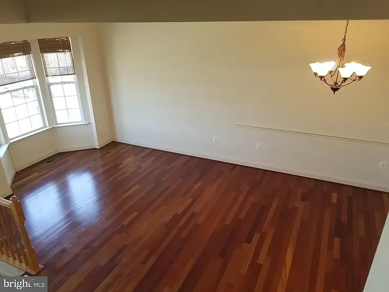 825 Bluefield Sq NE — Photo 4