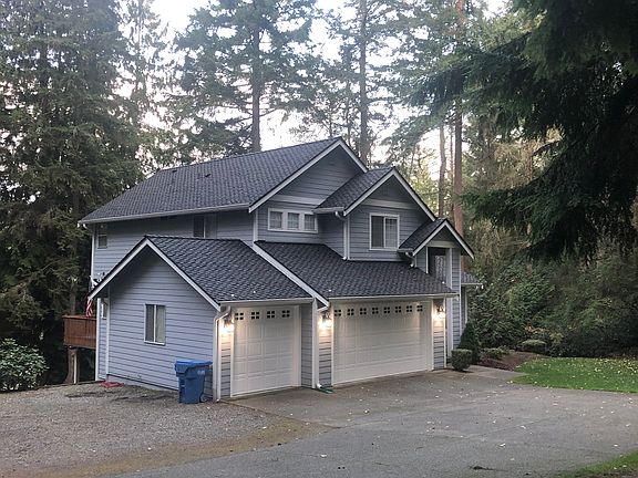 3 car garage & RV parking