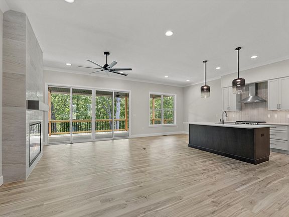 5th image of 4300 Stone Mountain Pkwy