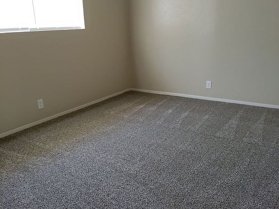 5th image of 802 W Oak St #6
