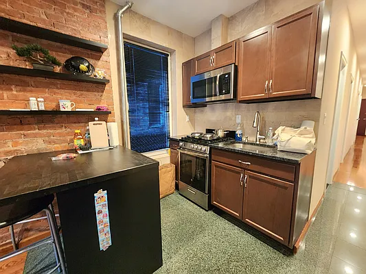 Rented by Highline Residential | media 33