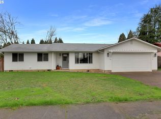 1090 Dixie Dr, Springfield, OR 97478