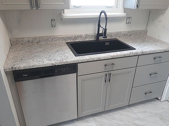 5th image of 2166 Schultz St