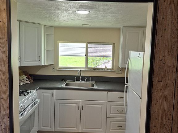 3rd image of 1150-1152 Springdale Dr