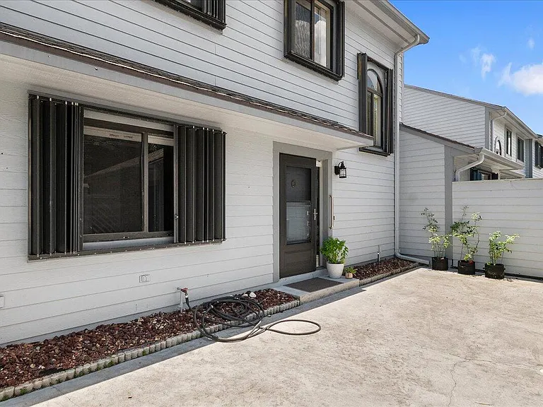 6111 SE Georgetown Pl — Photo 3