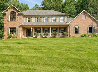 635 Hunter Hills Dr, Clinton, OH 44216