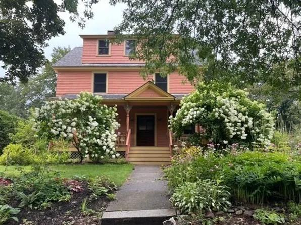 17 Chestnut Hl, Greenfield, MA 01301