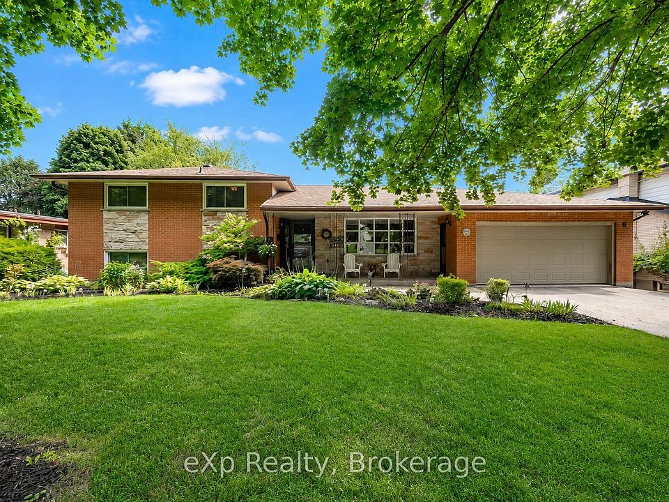 1st image of 8 Malvern Cres