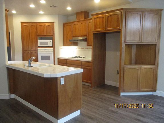5th image of 1938 Bridgewood Dr