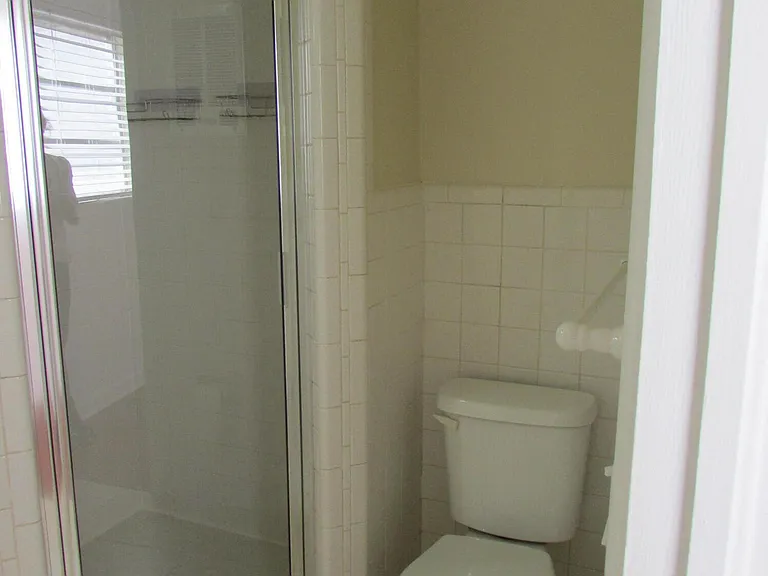 211 W Laila Dr — Photo 32