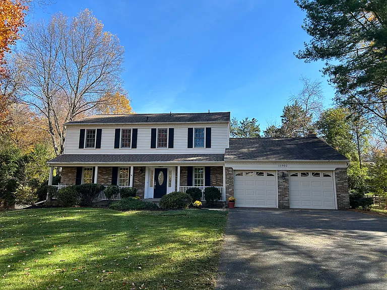 11902 Holly Spring Dr — Photo 1