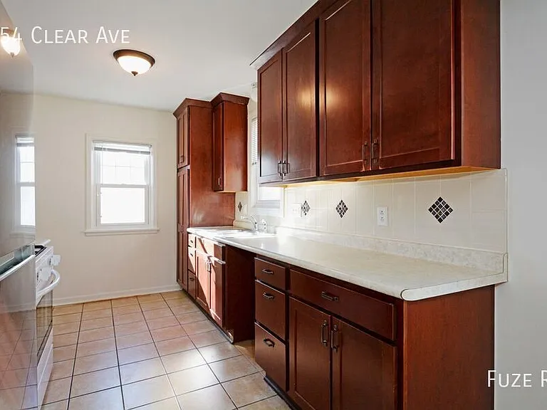654 Clear Ave — Photo 5