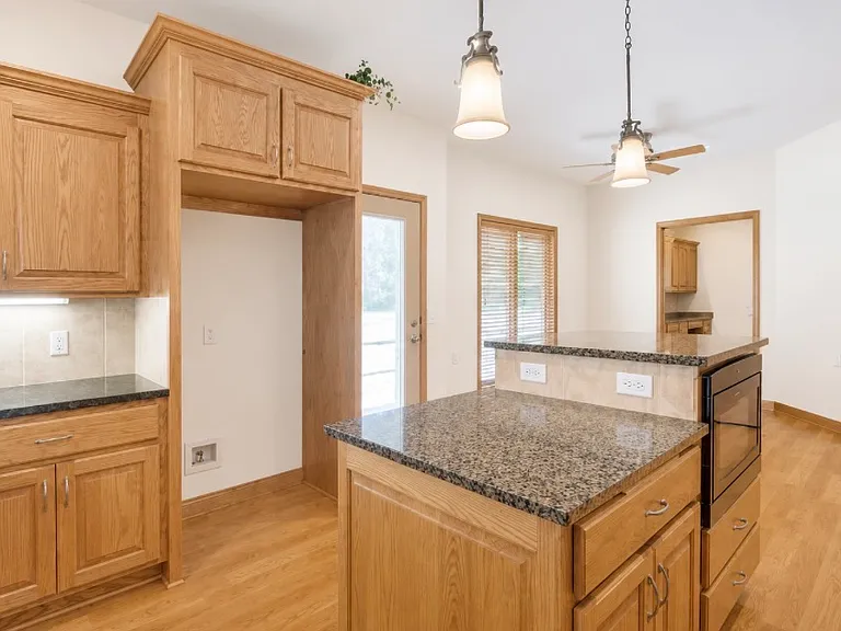 10524 W 49th Pl — Photo 7