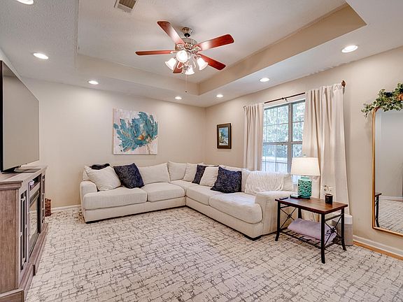 4th image of 1780 Southern Hills Dr