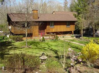 74 Sextons Hollow Rd, Canton, CT 06019