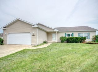 1604 S Hillside Dr, Urbana, IL 61802