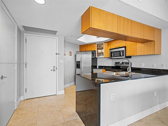 2nd image of 1750 N Bayshore Dr APT 2314