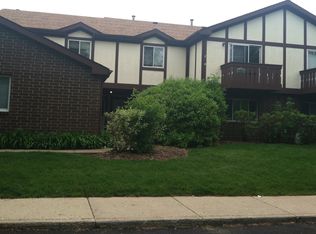 431 Brandy Dr APT C, Crystal Lake, IL 60014