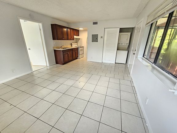 4th image of 4311 NW 19th St #7-1