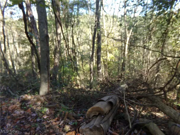 7822 Hilltop Dr NW, Canton, OH 44708